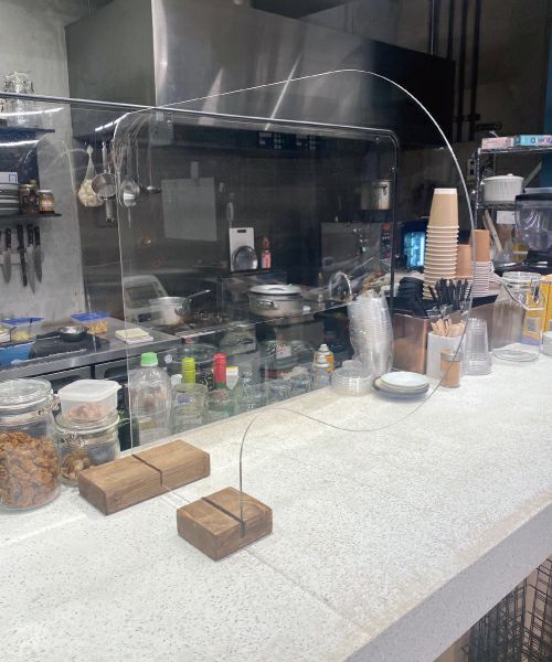 L型アクリルパーテーション